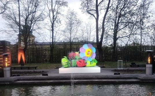 Philip Colbert Plenerowa rzeźba „Kwiat homara”