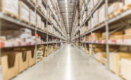 Amazon zwolnił pracownicę odwiedzającą umierającego krewnego. Potem zmienił decyzję