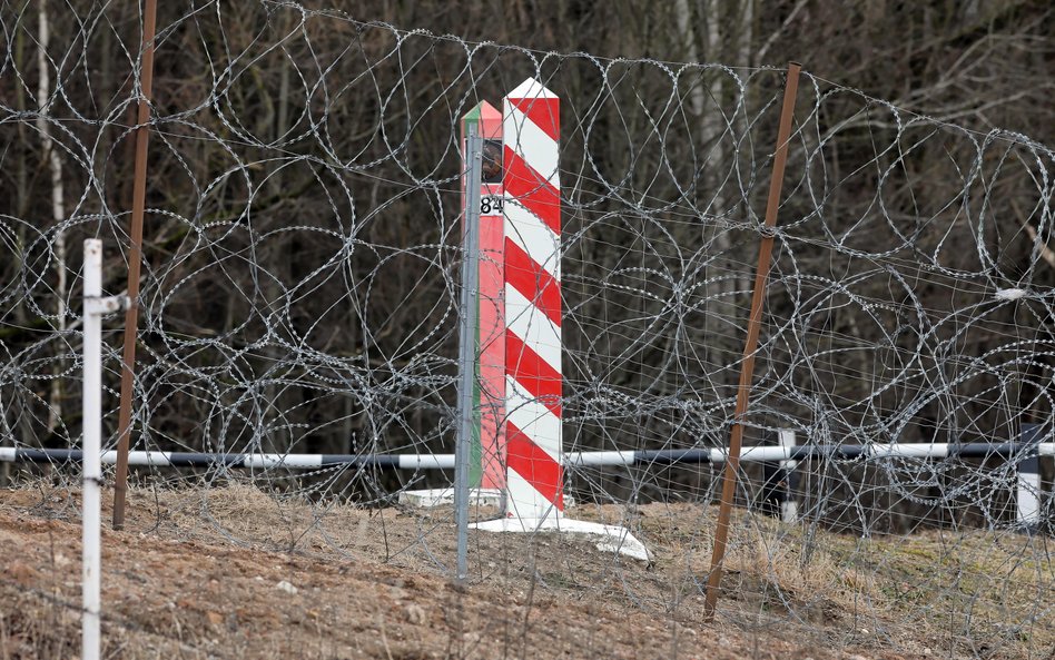 Pas przygraniczny w okolicach miejscowości Chworościany na granicy polsko-białoruskiej