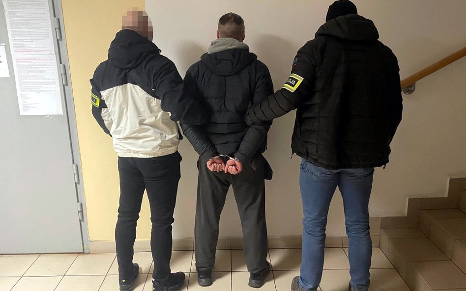 Podejrzany, działający w warunkach recydywy, trafił do aresztu na trzy miesiące