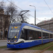 Pasażerowie krakowskiego tramwaju nie ustąpili miejsca kobiecie w ciąży, więc motornicza zatrzymała 