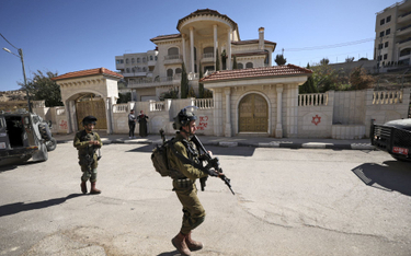 Izraelscy żołnierze na ulicach palestyńskiego miasta na Zachodnim Brzegu