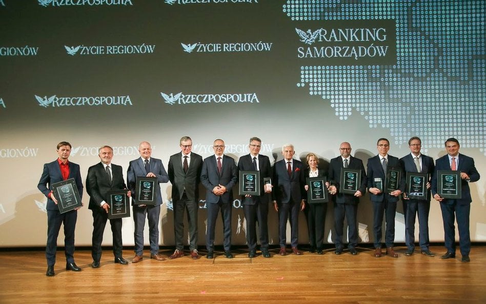 Zdobywcy wyróżnień w kategorii miast na prawach powiatu.