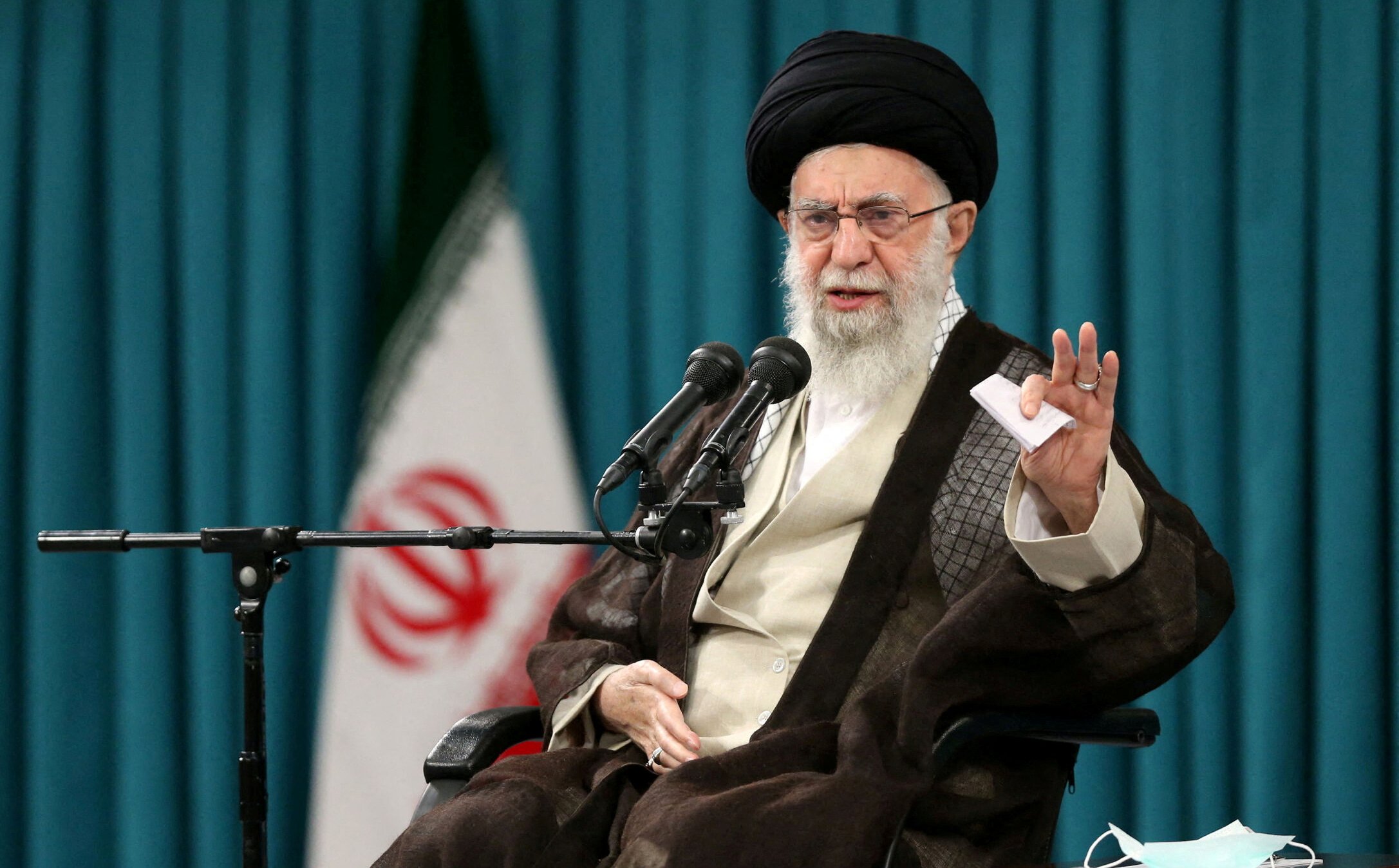 „Ten człowiek nie powinien dłużej istnieć”. Izraelski minister zapowiedział, iż odpowiedzialność poniesie ajatollah Chamenei