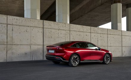 Mazda 6e
