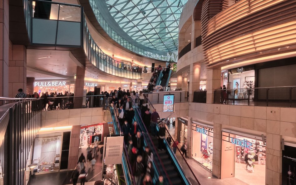 W globalnym zestawieniu rywali pobił na głowę Louis Vuitton – internauci w internecie najczęściej sz