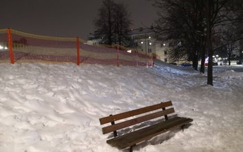 Urzędnicy wygrodzili parkowe tereny do zjazdów na sankach