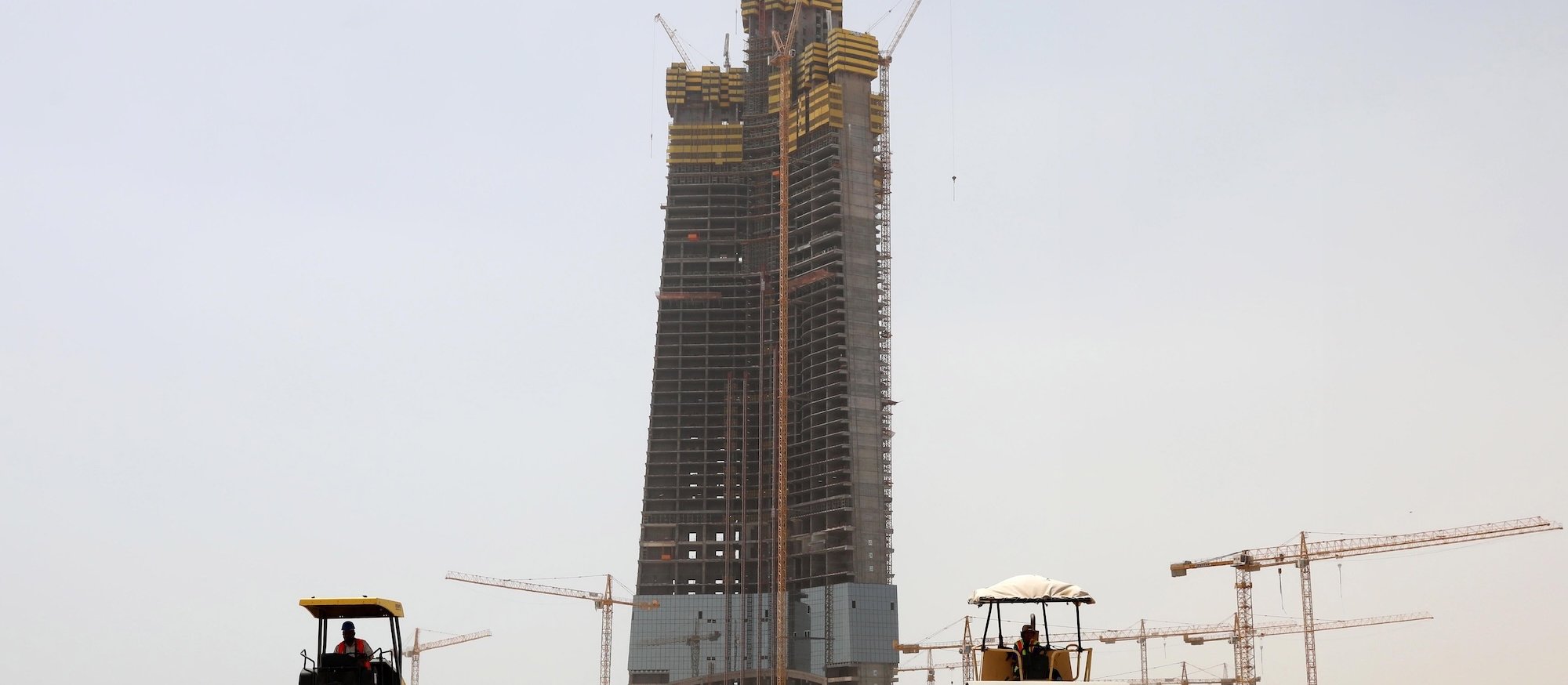 Przez lata stał opuszczony. Najwyższy wieżowiec świata rośnie: Sto pięter gotowe