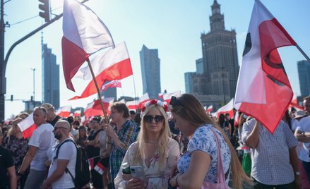 Marsz Powstania Warszawskiego wyruszył w godzinę "W" z ronda Dmowskiego w kierunku Placu Krasińskich