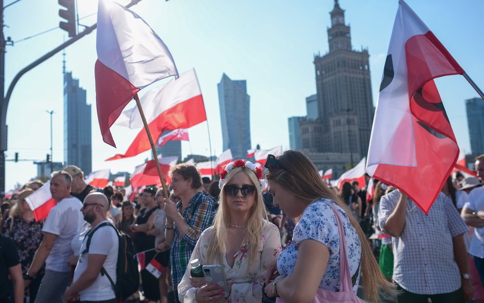 Marsz Powstania Warszawskiego wyruszył w godzinę "W" z ronda Dmowskiego w kierunku Placu Krasińskich