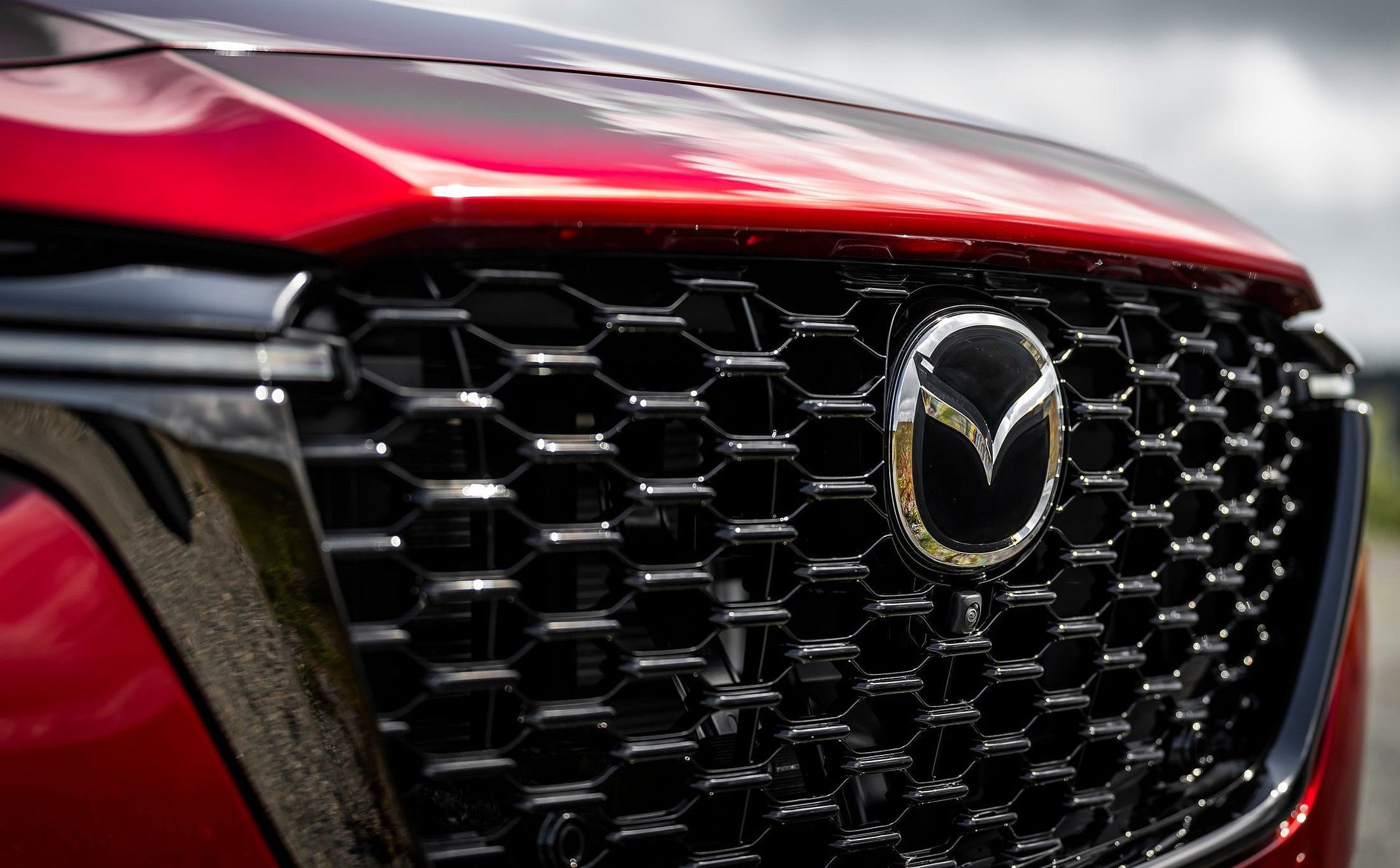 Silnik spalinowy o zerowej emisji. Mazda wygrywa technologiczny wyścig