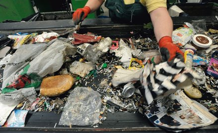 Według resortu rolnictwa z żywności najwięcej marnuje się w Polsce chleba (na zdjęciu sortownia odpa