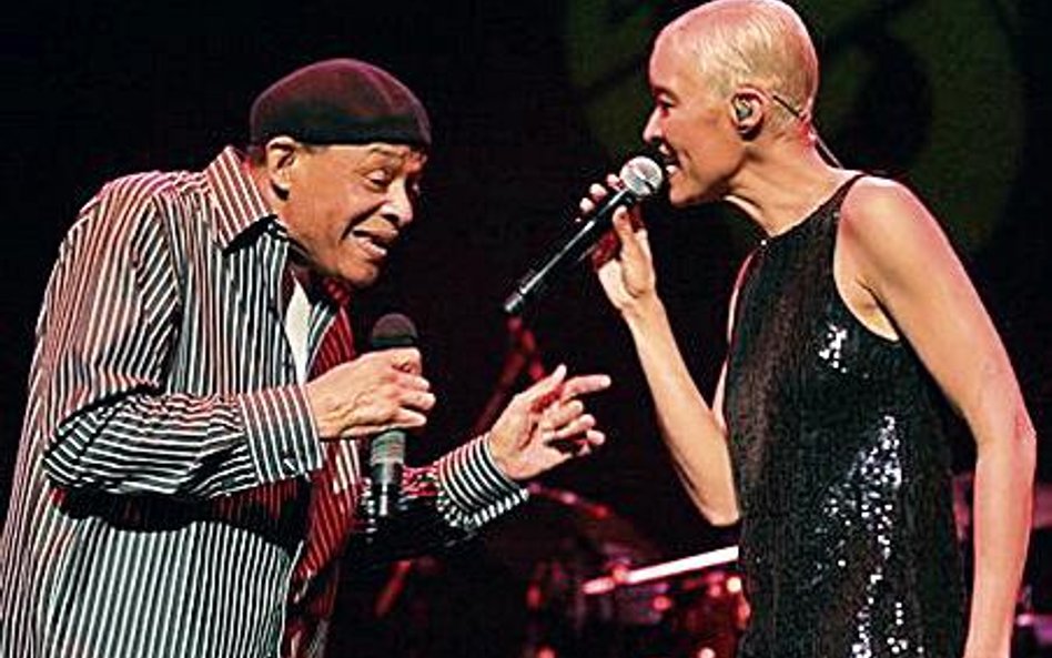 Al Jarreau wspomagany wokalnie przez Debbie Davis