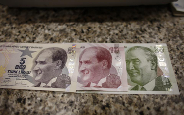 Lira turecka znów słabnie, pomimo podwyżek stóp