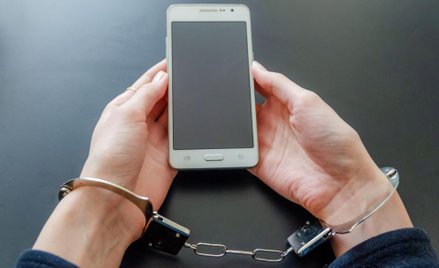 Prokurator odmawia zgody na telefon aresztowanego do obrońcy. RPO pyta MS