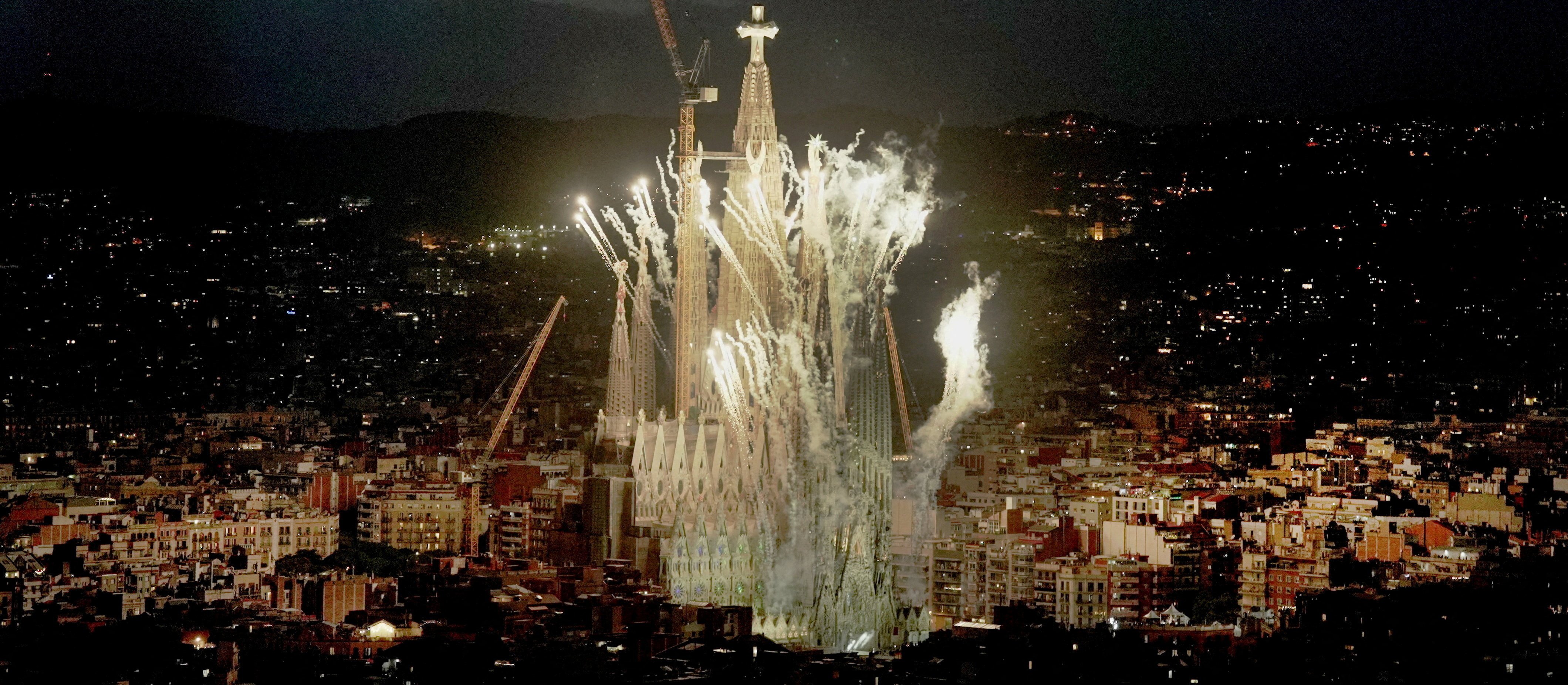 Historyczny dzień w Barcelonie. Papież poświęcił wieżę Sagrada Familia