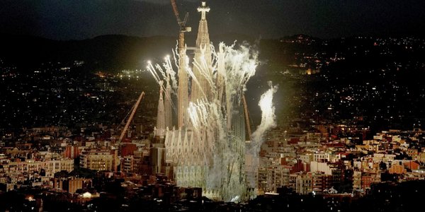 Historyczny dzień w Barcelonie. Papież poświęcił wieżę Sagrada Familia