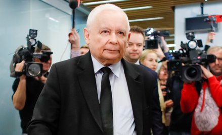Decyzja PKW wzmacnia Jarosława Kaczyńskiego przed kongresem Prawa i Sprawiedliwości.