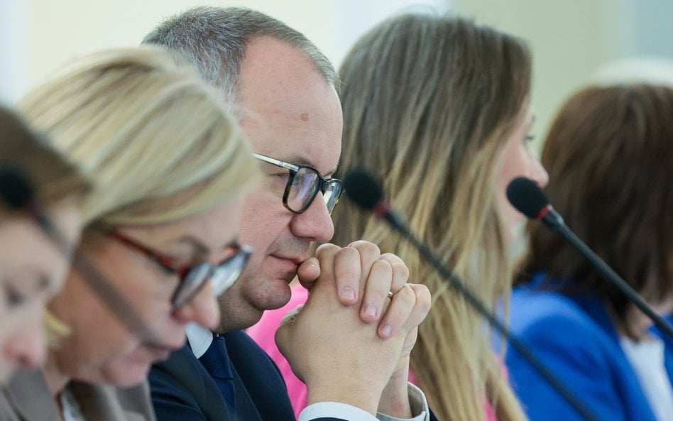 Minister sprawiedliwości Adam Bodnar na posiedzeniu rządu