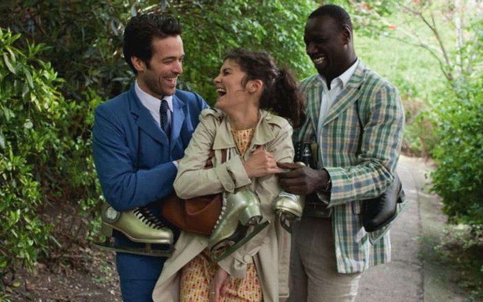 Audrey Tautou i jej partnerzy Romain Duris (z lewej) oraz Omar Sy w „Dziewczynie z lilią”