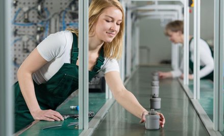 Polacy: najskuteczniejszą metodą walki z ubóstwem jest praca