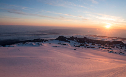 Lodowiec, a także wulkan, są częścią islandzkiego Parku Narodowego Snæfellsjökull.