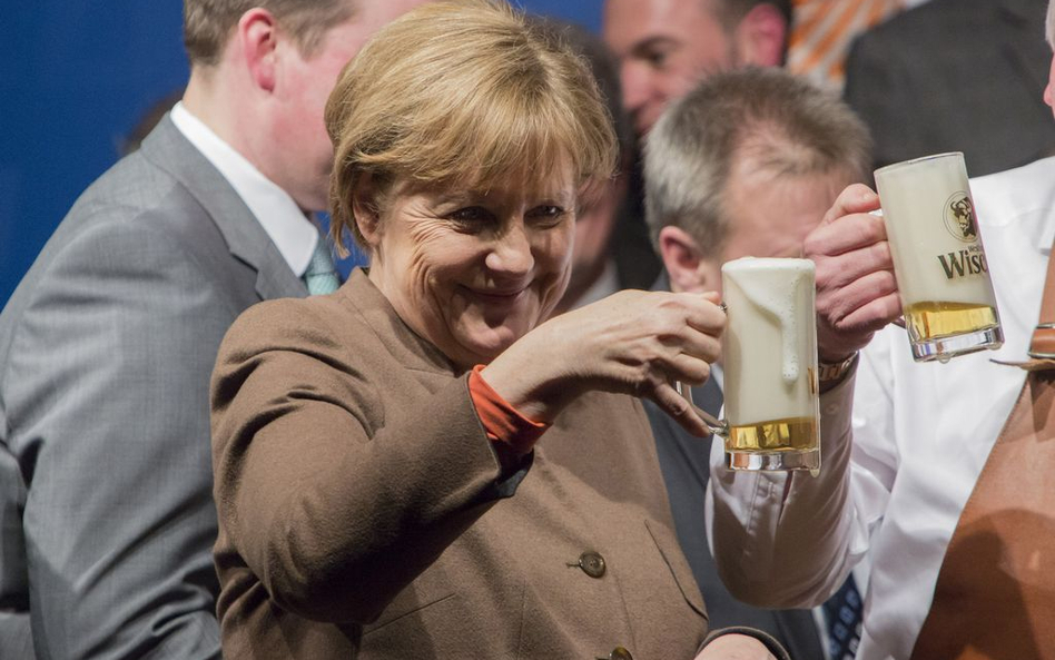 Merkel reklamuje niemieckie piwo