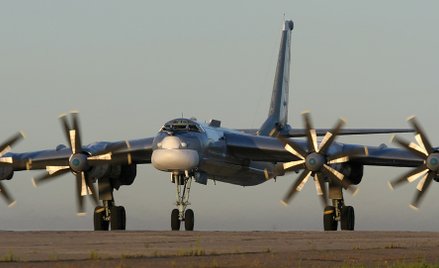 Tu-95 – radziecki strategiczny samolot bombowy lub rozpoznawczy dalekiego zasięgu.
