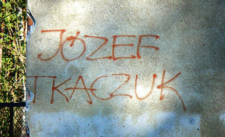 Na murach Woli (na zdjęciu) i w RPA: Tkaczuk Wszechobecny
