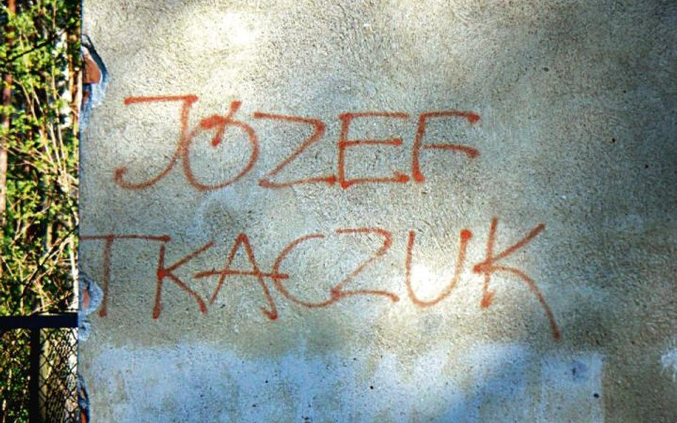 Na murach Woli (na zdjęciu) i w RPA: Tkaczuk Wszechobecny