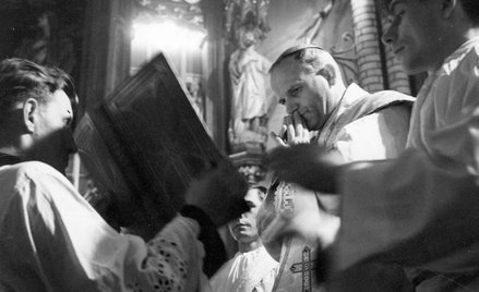 Kolejne materiały źródłowe odnalezione w IPN wskazują, że w sprawie księdza pedofila kard. Karol Woj