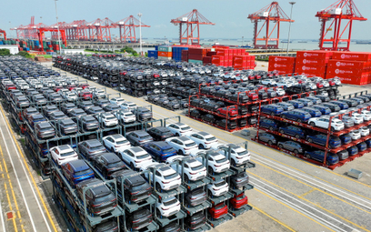 Chiny stały się największym producentem samochodów na świecie. Eksportują też coraz więcej aut elekt