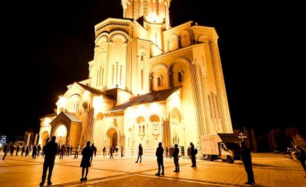 Gruzja: Tłumy w prawosławną Wielkanoc mimo ograniczeń