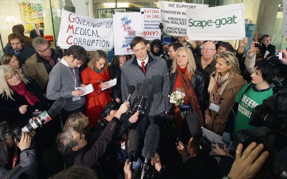 Andrew Wakefield udawał ofiarę skrzywdzoną przez firmy farmaceutyczne i sprzedajnych biurokratów, ws