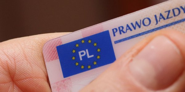 Przyszli kierowcy zapłacą więcej za prawo jazdy. Ministerstwo przedstawiło projekt