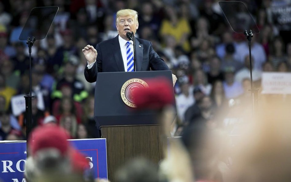 Donald Trump wprowadzi nowe cło na samochody
