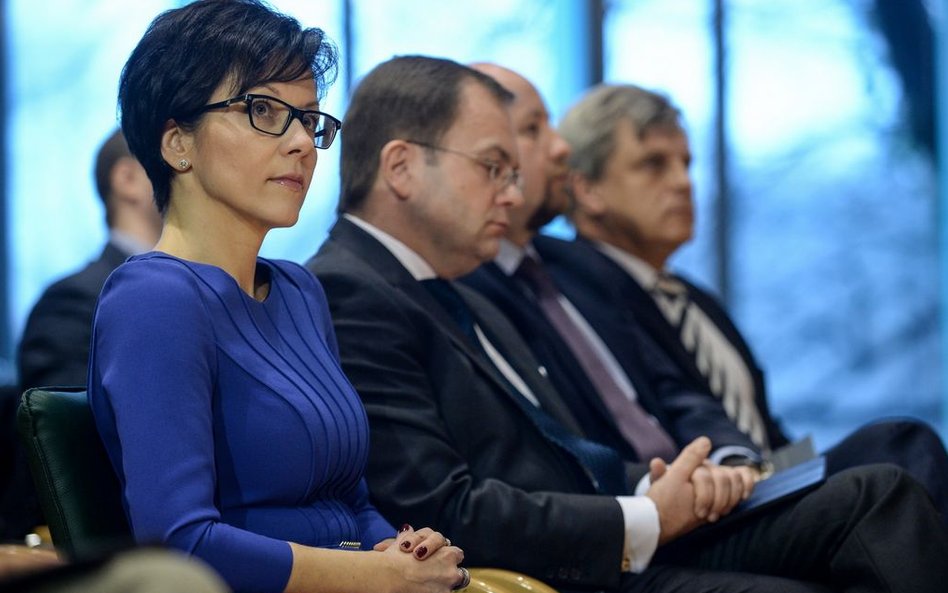 Małgorzata Zaleska (L) podczas Nadzwyczajnego Walnego Zgromadzenia GPW