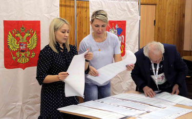 Liczenie głosów oddanych w wyborach do Dumy