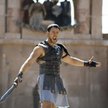 Kadr z filmu „Gladiator” (2000 r.) Ridleya Scotta. Maximusa Decimusa Meridiusa zagrał Russell Crowe