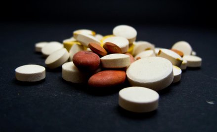 90 proc. zarażonych nie wie, że ma wirus. Co to za choroba?