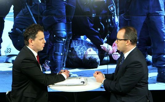 - Jak już dochodziliśmy do takiego etapu, "to wprowadźcie adwokatów na posterunkach", "wprowadźcie k