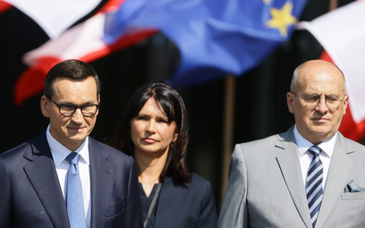 Premier Mateusz Morawiecki i minister spraw zagranicznych Zbigniew Rau deklarują szczelność polskich