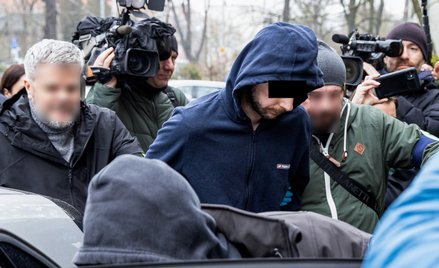 Sprawca wypadku w Szczecinie podczas doprowadzenia do prokuratury.