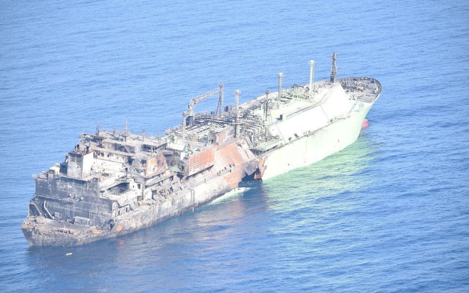 Rosyjski tankowiec LNG Arctic Metagaz, uszkodzony na początku tego miesiąca i obecnie dryfuje bez za