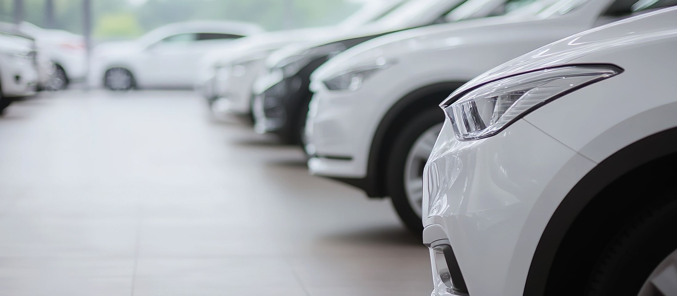 Tanieją samochody. W salonach ruszyły wyprzedaże