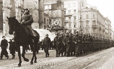 Oddziały Wehrmachtu na ulicy Marszałkowskiej w Warszawie, jesień 1939r.