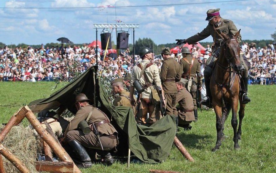 Ossów. Inscenizacja Bitwy Warszawskiej z 1920 roku