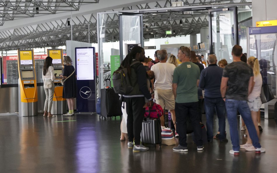 KLM i Lufthansa odwołują kolejne rejsy. To już nie chaos, to epidemia