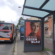 Popularna premier Manuela Schwesig walczy pod hasłem „Die Frau gegen Blau”, w wolnym tłumaczeniu ozn