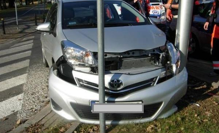 Bp Piotr Jarecki 20 października 2012 r. uderzył w słup na jednej z ulic Warszawy, był pijany. Wydał